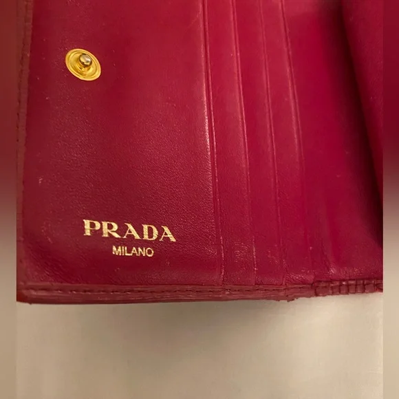 Authentic PRADA Saffiano Leather Bifold Wallet
Comes with COA - Picture 6 of 9